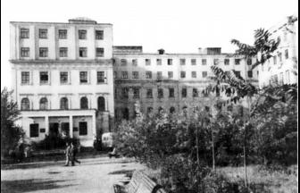 Б. Калужская, 14. 1955 г. Фото: PastVu