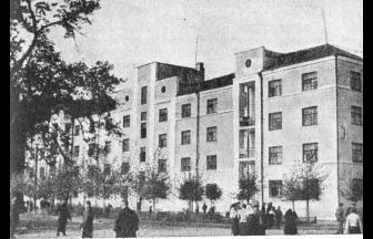 Constructional Bureau House. Architects A. Langman and L. Cherikover. Construction period (1920s-1930s). Photo: Bolshevtsu. M., 1936  