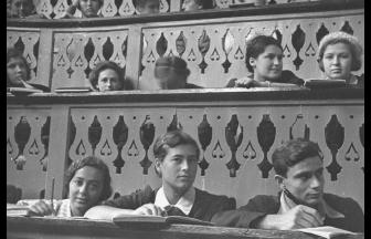 Lecture at MGU, 1934. Photo: russiainphoto.ru