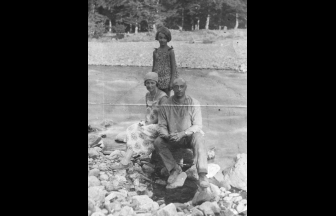 Г. С. Фридлянд с женой и дочерью. Фото: семейный архив  З. Ф. Световой , «Последний адрес»