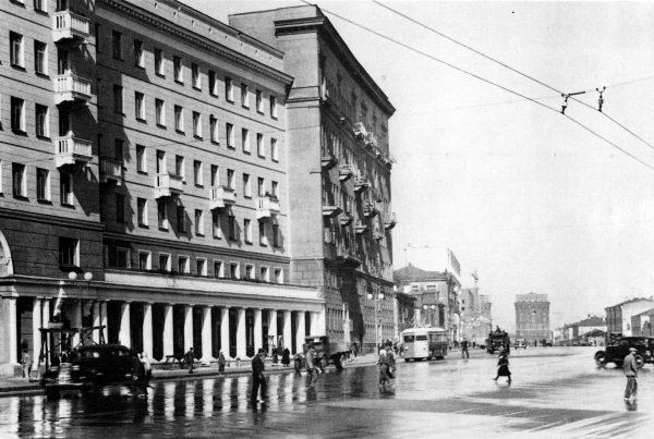 1st Meshchanskaya Street, 1935-1940. Photograph: PastVu 1st Meshchanskaya Street, 1935-1940. Photograph: PastVu