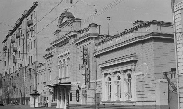 Улица Большая Ордынка, дом 69. 1980-е гг. Фото: pastvu.com Улица Большая Ордынка, дом 69. 1980-е гг. Фото: pastvu.com