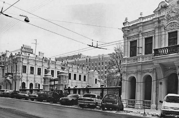 View from Bolshaya Lubyanka to the courtyard of house no. 14. Photo: Memorial Society Photo Archive 
