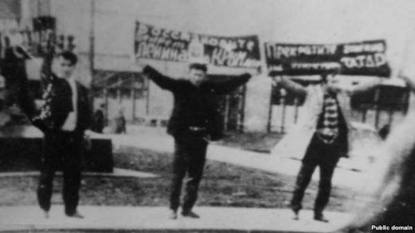 Demonstration by Crimean Tatars on Mayakovskaya Square, June 6, 1969. Photo: ru.krymr.com