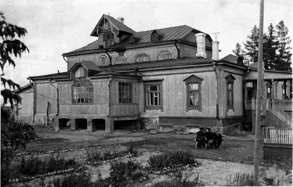 Rakhmanov’s house in the 1960’s. Photograph: ctrlf5.livejournal.com