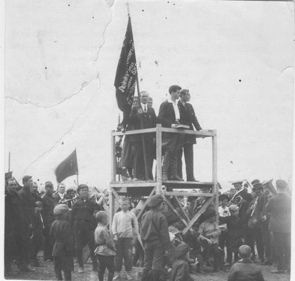 Demonstration at Khodynskoe pole, 1920s. Photo: russiainphoto.ru