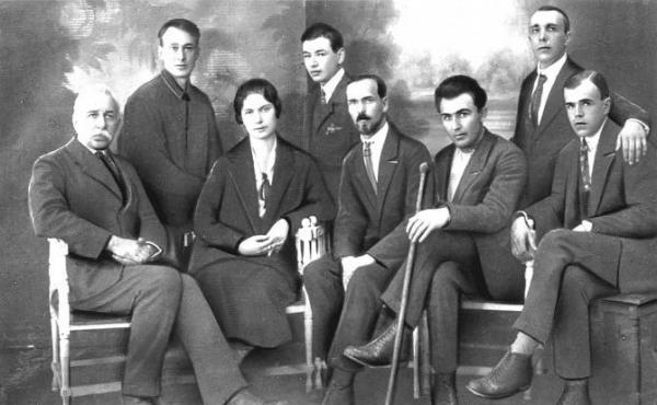А. Е. Снесарев с учениками из Института востоковедения. Фото: a-e-snesarev.ru А. Е. Снесарев с учениками из Института востоковедения. Фото: a-e-snesarev.ru