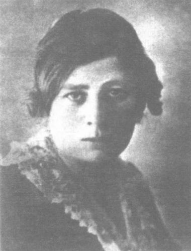 Olga Eliseevna Chernova-Kolbasina. Photo published in Irma Kudrova, Comet's Journey: After Russia. Olga Eliseevna Chernova-Kolbasina. Photo published in Irma Kudrova, Comet's Journey: After Russia.