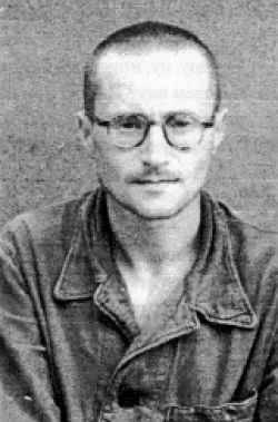 В. Б. Меньшиков в лагере. Фото из архива М. Гольдмана, «Карта». 1997. № 17–18